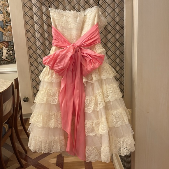 Betsey Johnson vintage tea party dress, size 2. Bridal, wedding. Never worn. - Picture 2 of 14
